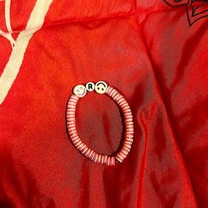 Amazing fits well stretches ge it now and you'll have a blast with your friends.